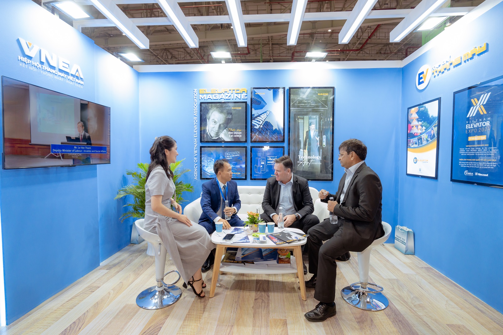 Trao đổi hợp tác giữa VNEA và các đối tác nước ngoài trong khuôn khổ Vietnam Elevator Expo